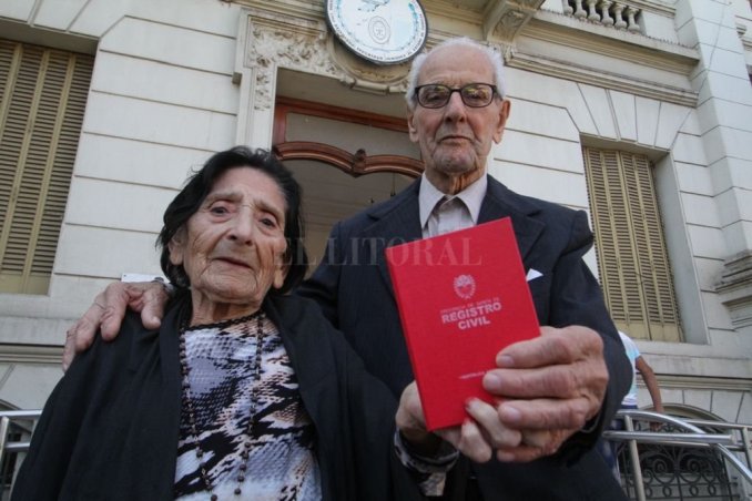 Se casan a los 93 tras 68 años juntos (Foto: El Litoral)