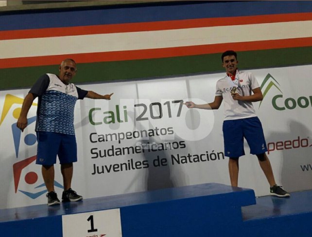 Leonardo Gómez se consagró campeón sudamericano juvenil de natación (Uno Santa Fe)