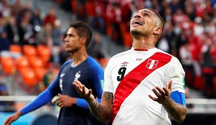 Paolo Guerrero lamenta la eliminación de Perú(EFE)