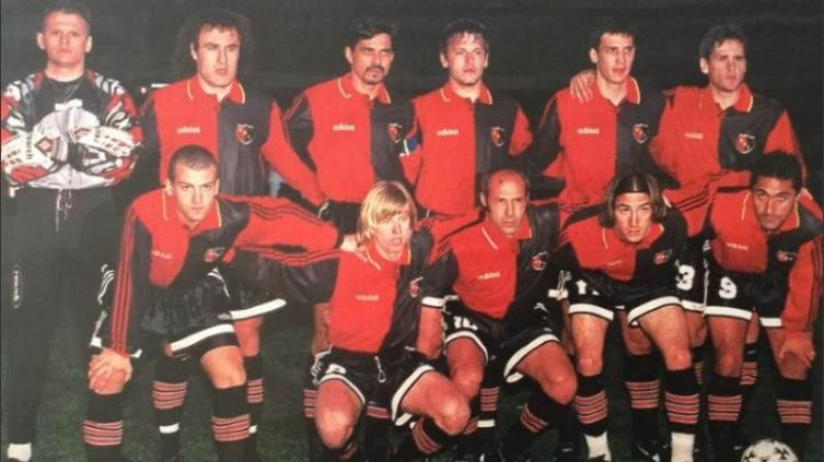 El equipo leproso del Clausura 1997, que dirigía Mario Zanabria. - Rosario3