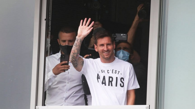 Messi está en Francia para firmar con el Paris Saint-Germain - TyC Sports