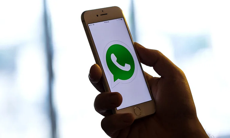 WhatsApp podría avisar cuando alguien tomó una captura de pantalla del chat (Foto: Jason Alden/Bloomberg)