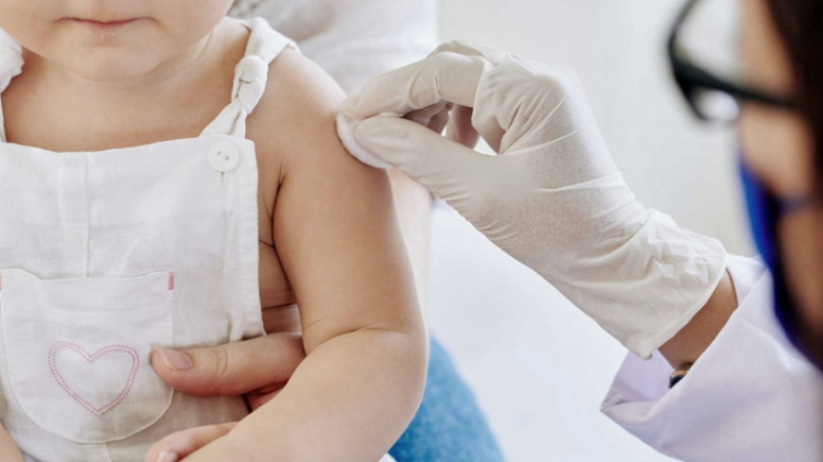 Continúa bajo el nivel de vacunación Covid en menores: solo el 3% en 45 días - télam
