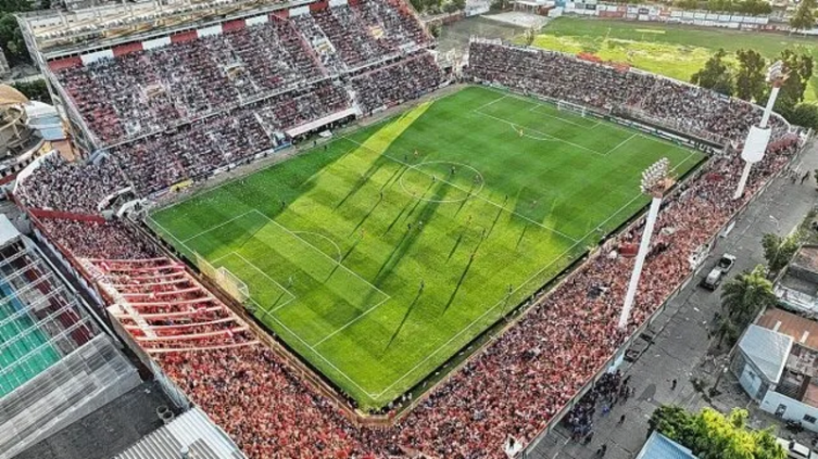 Los hinchas de Unión pueden llegar a cumplir un sueño en el mismísimo estadio 15 de Abril. - Prensa Unión