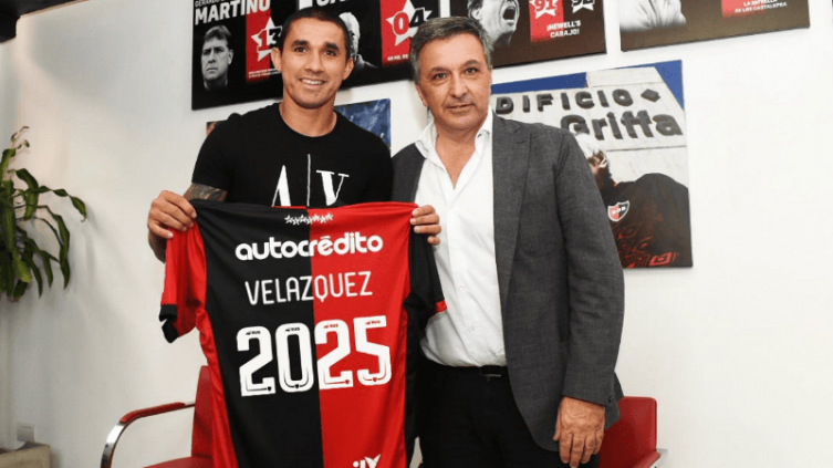 Gustavo Velázquez sigue siendo leproso: el defensor renovó su contrato hasta finales de 2025 (@Newells)