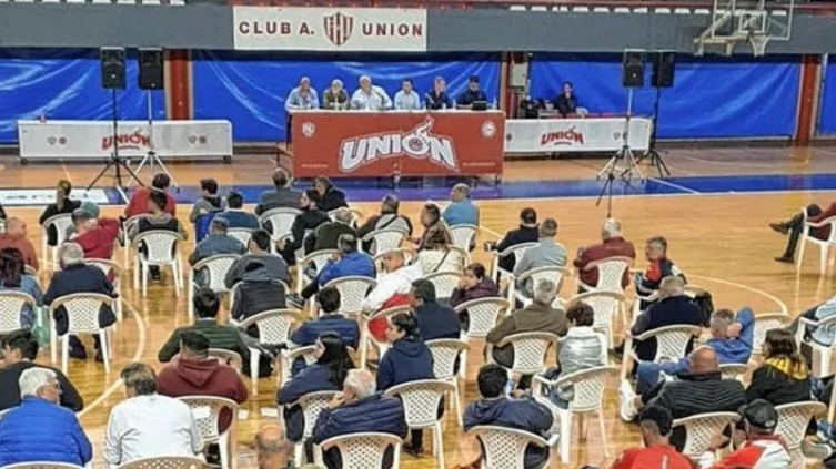 La dirigencia de Unión ultima detalles de la nueva Asamblea - UNO Santa Fe