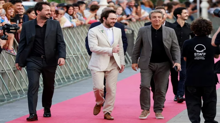 Camino al Oscar 2023: Peter Lanzani, Santiago Mitre y una foto que invita a soñar - TELESHOW