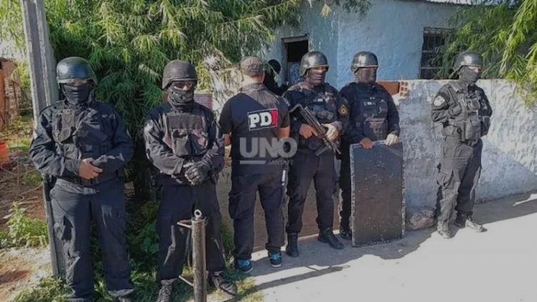 Crimen de Lorena Orduña: ejecutaron 29 allanamientos en los barrios Scarafía y Las Lomas - UNO Santa Fe