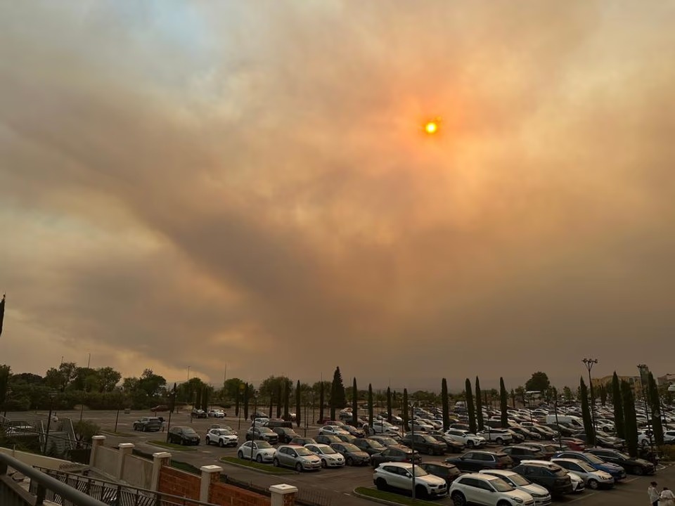 España enfrenta el incendio forestal más grande de su historia: más de 100.000 afectados