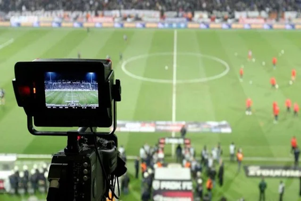 Desde el próximo torneo, no habrá más partidos de la Liga Profesional en la Televisión Pública - Doble Amarilla