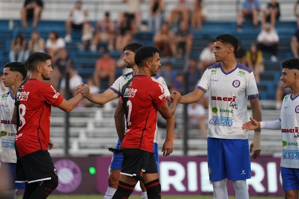 Colón cayó por penales ante Paysandú FC en el cierre de su gira por Uruguay en el marco de la Serie Río de La Plata. Foto: Fernando Nicola