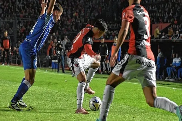 Cómo quedó Colón en la Zona A tras su empate ante Godoy Cruz.- UNO Santa Fe / José Busiemi