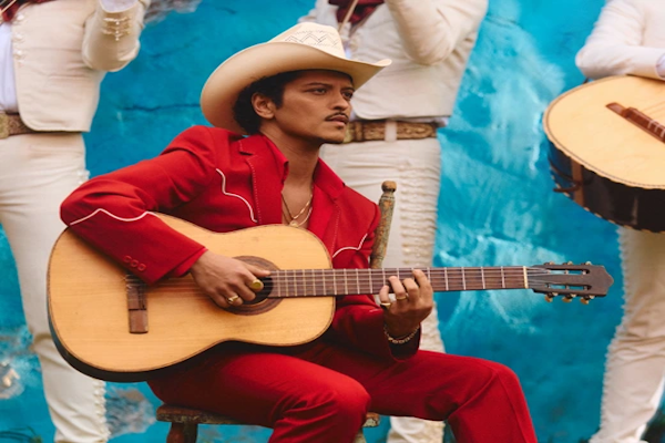 Bruno Mars lanzó “Lo Arriesgo Todo” – CMTV 