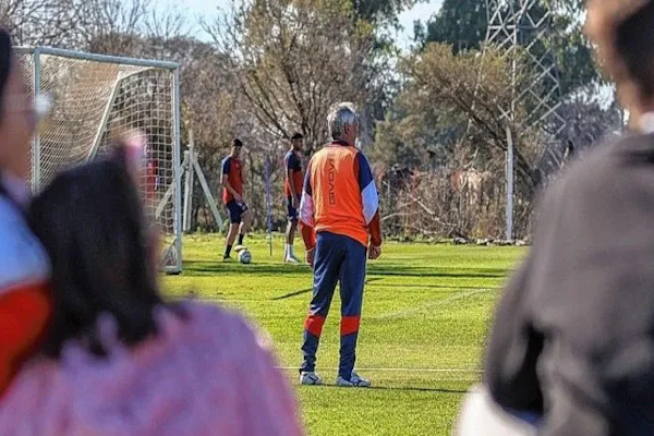 Madelón espera definiciones y Unión demora el arranque de la pretemporada - Prensa Unión