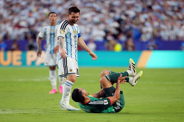 Argelia presentó un reclamo a la FIFA por el arbitraje contra Argentina en el Mundial (Foto: Reuters/Denny Medley)
