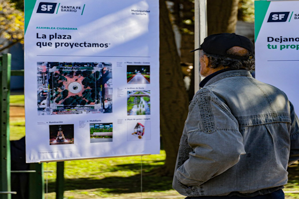La Municipalidad junto a vecinos y escuelas definieron la propuesta de puesta en valor de la plaza San Martín - MCSF