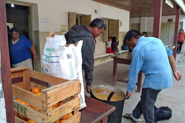 Chaco: responsabilizan al gobernador Zdero por quitar fondos a comederos escolares. - Foto: Agencia NA/Redes.
