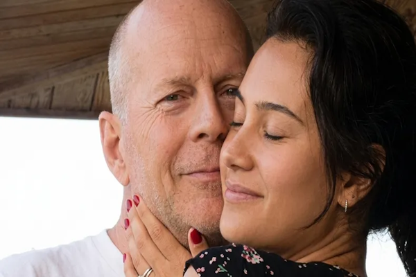 Bruce Willis reapareció en un emotivo video por el cumpleaños 50 de su esposa Emma. - RatingCero
