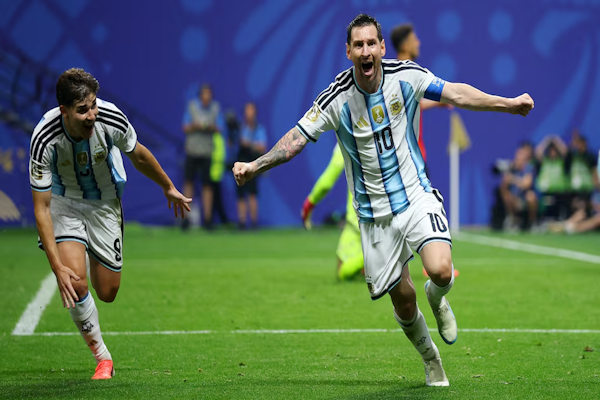 Tras una remontada épica, Argentina derrotó 3-2 a Egipto y clasificó a los cuartos de final del Mundial. - TN Deportivo