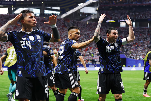 Argentina jugará la séptima final de su historia en el Mundial 2026 ante España. - Infobae