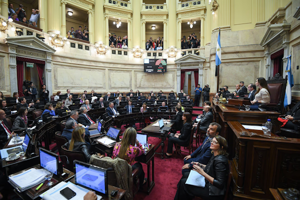 Los senadores pasarán a cobrar 12 millones de pesos por mes. - Foto Agencia NA.