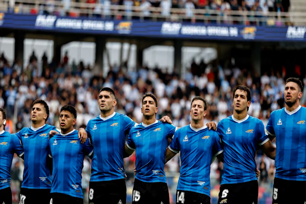 El simbólico homenaje de Los Pumas a los campeones del Mundial 86 durante el partido contra Inglaterra por el Nations Championship (UAR)
