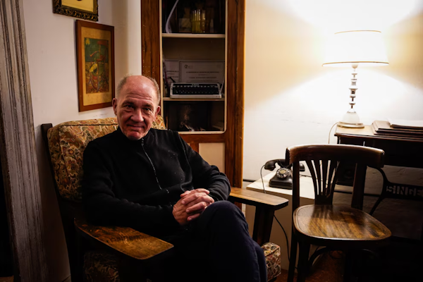 Darío Grandinetti, a 50 años de su debut y el regreso a Rosario que cierra un círculo: “El teatro siempre fue trinchera”. - TELESHOW